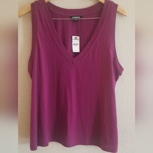 Express Womens NWT  Sleeveless Vneck Tshirt Size L